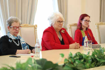 Ալեն Սիմոնյանը ընդունել է ԵՄ-Հայաստան խորհրդարանական գործընկերության կոմիտեի համանախագահ Մարինա Կալյուրանդի գլխավորած պատվիրակությանը