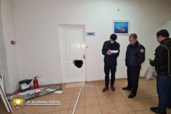 32-ամյա տղամարդը ընկերության մոտ պայթեցրել է նռնակը, մինչ այդ վիճել էր աշխատակցի հետ և կոտրել ոտքը (տեսանյութ)