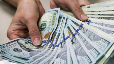 Դոլարի փոխարժեքը շարունակում է նվազել. ՀՀ կենտրոնական բանկը սահմանել է նոր փոխարժեքներ