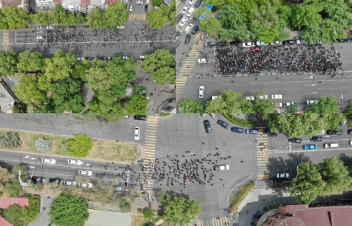 Ընդդիմադիրները փոքրաթիվ խմբերով մայրաքաղաքում վերսկսել են անկանոն գործողությունները