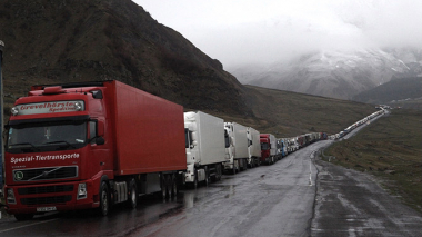 Լարսը շարունակում է փակ մնալ