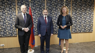 ՀՀ վարչապետը հանդիպել է Նիդերլանդների Սենատի նախագահ Յան Անտոնի Բրաունին և Ներկայացուցիչների պալատի նախագահին