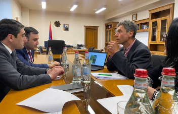  Սևանա լճի խնդիրների լուծումը մեր առաջնահերթություններից է. Սիմիդյանը հանդիպել է Կառստեն Ռինկեի հետ