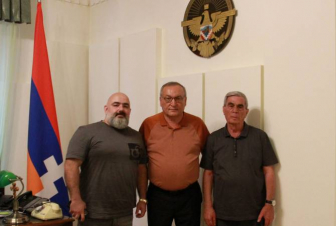 Արցախի խորհրդարանի ղեկավարը ընդունել է բարերարներ Լևոն Քիրաջյանին ու Կարեն Առաքելյանին