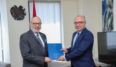 Իսրայելի նորանշանակ դեսպանն իր հավատարմագրերի պատճենը հանձնել է ՀՀ ԱԳ նախարարի տեղակալին