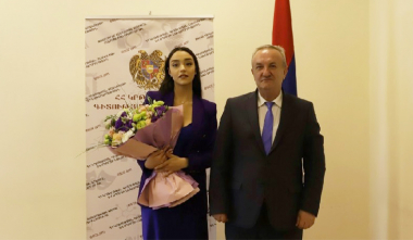 Վահրամ Դումանյանը նորանոր հաջողություններ է մաղթել երգչուհի Ջուլիանա Գրիգորյանին