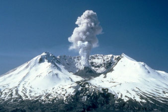 Կուրիլյան կղզիներում Էբեկո հրաբուխը 2,5 կիլոմետր բարձրության վրա մոխիր է նետել