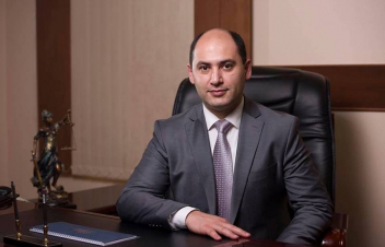 Արթուր Վանեցյանի փոխարեն ԱԺ գնացող Մարտուն Գրիգորյանը դիմել է շիրակցիներին