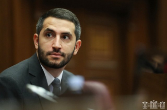 Կարելի է եզրակացնել, որ այս օրերին ընդդիմության միակ օրակարգը ԱԺ-ից գլխիկոր փախչելն է. Ռուբինյան