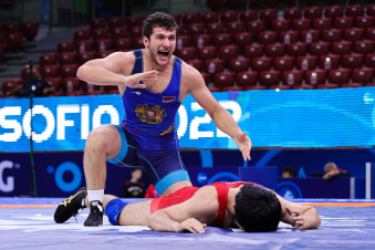 Հրապարակվել է տեսանյութը, որտեղ երիտասարդական ԱԱ-ում Մուշեղ Մկրտչյանը  փայլուն հաղթանակ է տանում ադրբեջանցի ըմբիշի նկատմամբ