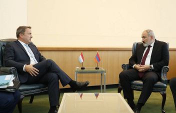 ՀՀ վարչապետը Քսավյե Բեթթելին մանրամասներ է ներկայացրել ադրբեջանական լայնածավալ ագրեսիայի վերաբերյալ