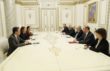 Փաշինյանը Բրիս Ռոքֆոյի և Իզաբել Դյումոնի հետ քննարկել է փարիզյան պայմանավորվածությունների իրականացմանը վերաբերող հարցերը