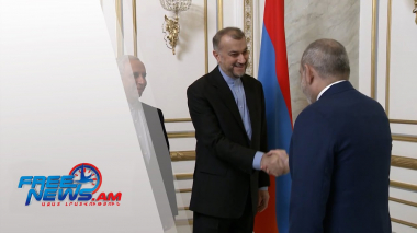 Փաշինյանը հանդիպել է Աբդոլահիանի հետ