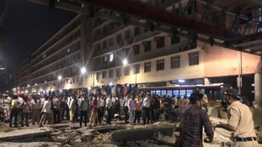 Հնդկաստանում հետիոտնային կամրջի փլուզման հետևանքով տուժել է ավելի քան 20 մարդ