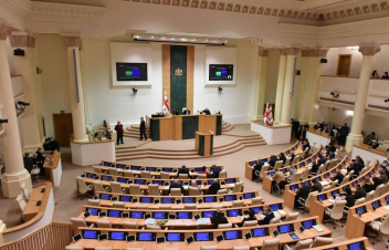 Վրաստանում հետաձգել են ծխախոտային արտադրատեսակների միանման փաթեթավորումը կարգավորող նորմի ընդունումը