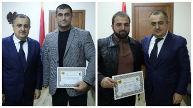 Կարեն Գիլոյանը Սարգիս Ստեփանյանին ու Աշոտ Ադամյանին պարգևատրել է շնորհակալագրերով