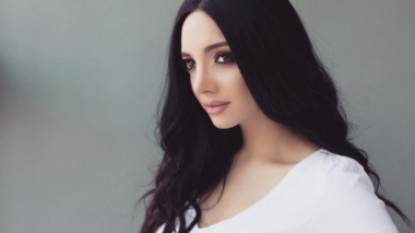 Անուշիկ Ալավերդյանի սիրառատ լուսանկարը