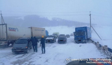 Փրկարարներն արգելափակումից դուրս են բերել 80 ավտոմեքենա՝ 200 ուղևորով