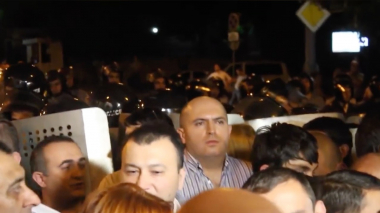 Աշոտյանը իր ամբողջ քաղաքական հետագծի ընթացքում երբեք չի եղել ինքնուրույն քաղաքական գործիչ,երբեք չի արտահայտել սեփական տեսակետները և կայացել է բացառապես հովանավորչական պայմաններում. Դավիթ Խաժակյան