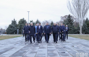 ՌԴ Դաշնային ժողովի պատվիրակությունն այցելել է Ծիծեռնակաբերդի հուշահամալիր