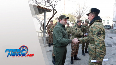 Սուրեն Պապիկյանը հանդիպել է ծառայությունն ավարտած ժամկետային զինծառայողների հետ
