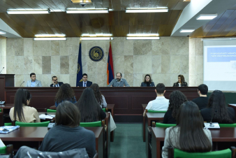 Ֆինանսների նախարարության մակրոտնտեսական քաղաքականության վարչության ներկայացուցիչները հանդիպել են ԵՊՀ ուսանողների հետ