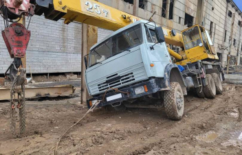 «ՀրազՋԷԿ»-ում ավտոկռունկն արգելափակվել է