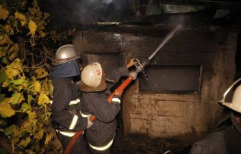 Խոշոր հրդեհ Երևանի Վերին Անտառային փողոցի տներից մեկում