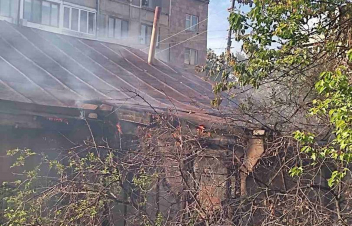 Հրդեհ Երևանի Արամ Խաչատրյան փողոցում. այրվել է տուն