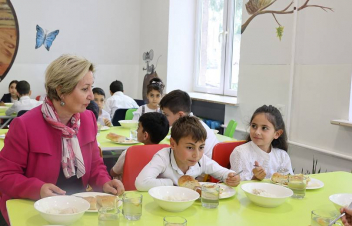 Շուրջ 300 աշակերտ կօգտվի առողջարար ու տաք սննդից․ Աշտարակի թիվ 4 դպրոցում մեկնարկել է «Տաք սնունդ» ծրագիրը