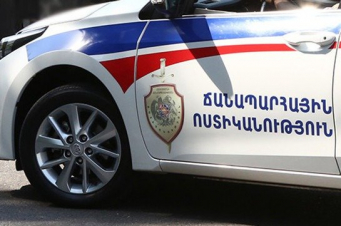 ՃՈ չորս տեսուչներ 20-ից ավելի վարորդներից կաշառք են ստացել և պաշտոնեական կեղծիք կատարել, 3-ը կալանավորվել է