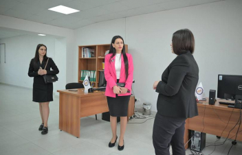 ՄԻՊ-ը հանդիպել է Խծաբերդում և Հին Թաղերում գերեվարված զինծառայողների հարազատների հետ