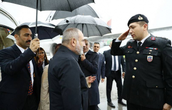 Արարատ Միրզոյանը պարզաբանեց, թե ինչու է վարչապետը բարևել ծայրահեղական հայացքներով «Սուլեյման աղա» աղանդի իմամին