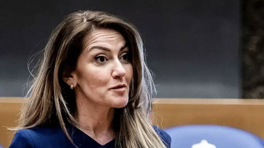 Նիդերլանդներում կարգելվի կին ոստիկաններին գլխաշոր կրել