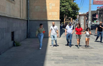 Կիրակի. Այվազովսկի. Երևան. Աննա Հակոբյանն ընտանեկան լուսանկարներ է հրապարակել