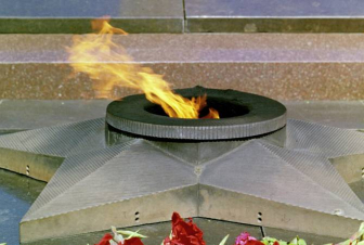 Անմար կրակից ծխախոտ վառած ռուս դեռահասը բերման է ենթարկվել