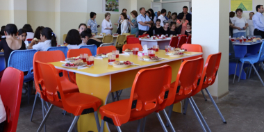 Արաքսիա Սվաջյանը Գեղաշենի միջնակարգ դպրոցում ծանոթացել է «Դպրոցական սնունդ» ծրագրին