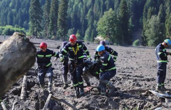 Վրաստանի Շովի հանգստավայրում զոհերի թիվը հասել է 12-ի, փրկարարներին նաև զինվորականներն են միացել