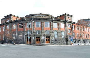 Ժողինստիտուտի մասնաշենքերից մեկում հայտնաբերվել է դի․ սպանության հատկանիշներով նախաձեռնվել է վարութ