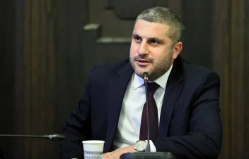 Աներկբայորեն պետք է պարզել այս պատմությունը բեմադրողի ինքնությունը. ՔՊ-ն՝ գումար բաժանելու լուրերի մասին