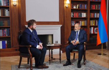 Փաշինյանը վտանգավոր է համարում ԼՂ հայերին տարհանելու մասին քննարկումները և վստահեցնում՝ նման հարց օրակարգում չկա