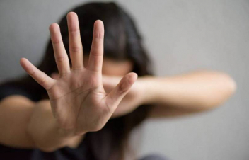 Արմավիրում կինը դիմել է ոստիկանություն՝ հայտնելով, թե ամուսնու ընկերը փորձել է քնած ժամանակ բռնաբարել իրեն