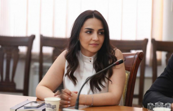 Պետք է և պարտադիր է այս օրերին ուղղակի պինդ լինել, սթափ դատել և պահպանել երկրի ներքին կայունությունը. Ալխաս Ղազարյան