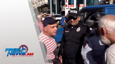 Արցախցի երեխուն ինչո՞վ եք օգուտ տալիս ստեղ փողոց փակելով. քաղացին՝ ցուցարարներին