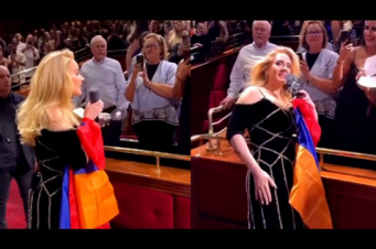 Հայաստանի դրոշը՝ Ադելի ձեռքում