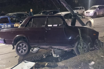 Ավտոմեքենան բախվել է արտաքին լուսավորման սյանը. կան տուժածներ