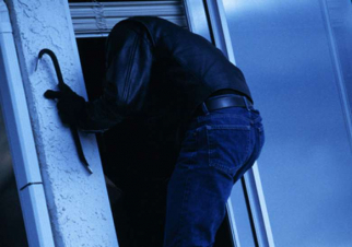 16-ամյա տղան առաստաղից անցք բացելով մտել էր համաքաղաքացու տուն և թալանել