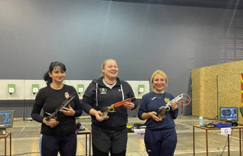 Էլմիրա Կարապետյանը 2-րդն է, Հրաչ Բաբայանը` 8-րդը. հրաձիգները Բելգրադից մեդալներ են բերում