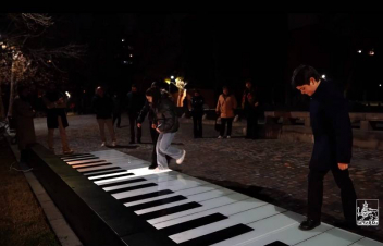 Երևանի «Շողակաթ» զբոսայգում տեղադրվել է մեծ դաշնամուր