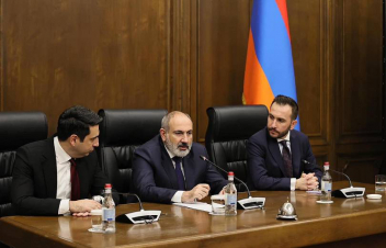Փաշինյանը հանդիպել է ԱԺ «Քաղաքացիական պայմանագիր» խմբակցության անդամների հետ